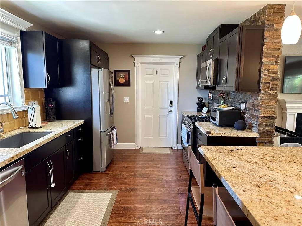Simi Valley, CA 93065,1034 Mead Avenue