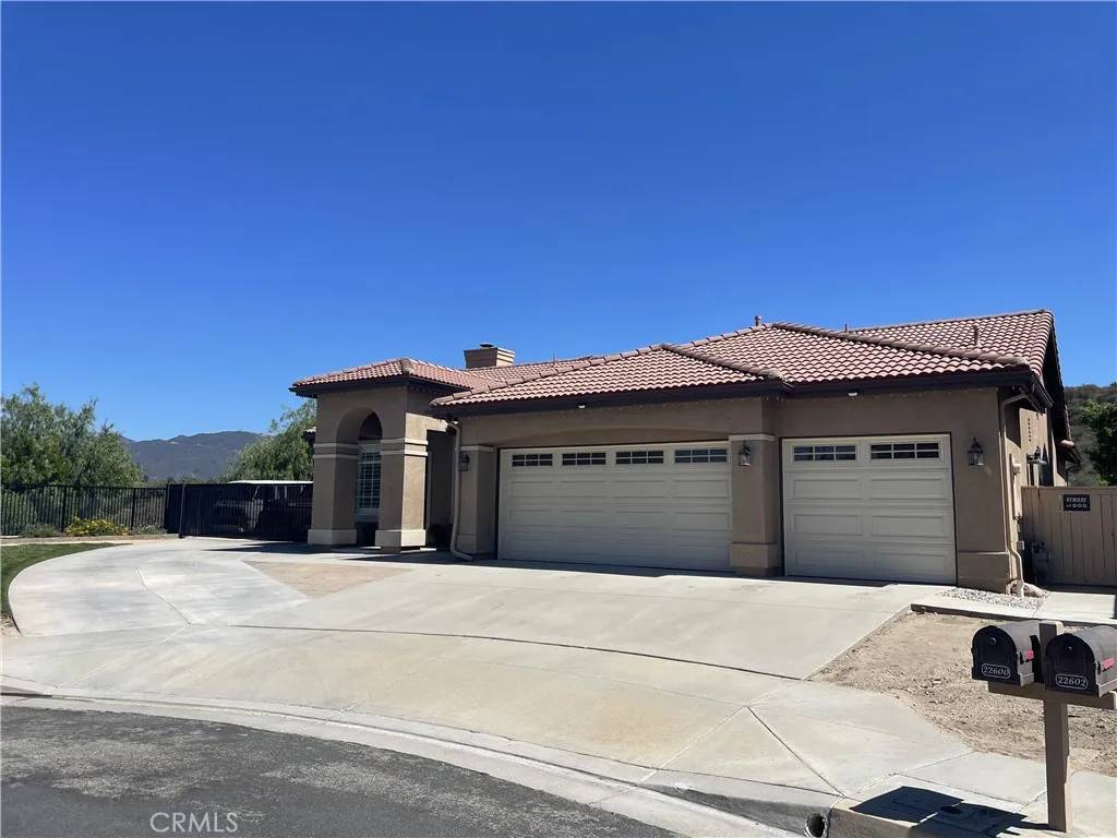 Saugus, CA 91350,22600 White Wing Way