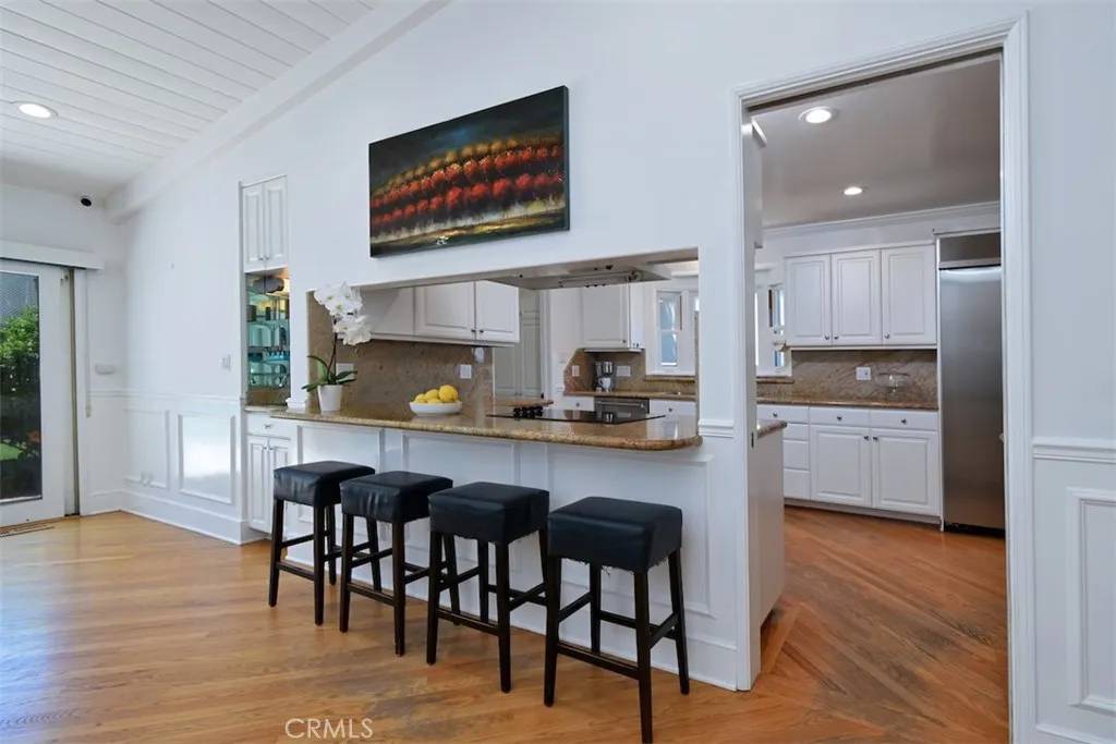 Sherman Oaks, CA 91423,4161 Dixie Canyon Avenue