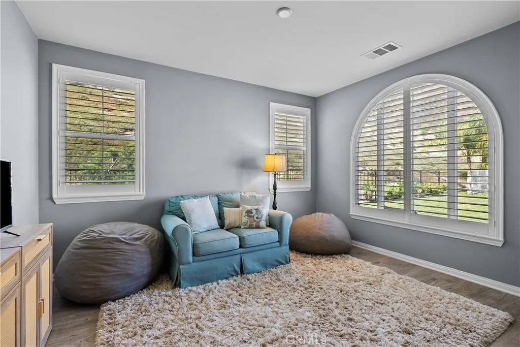Saugus, CA 91350,28200 Nield Court