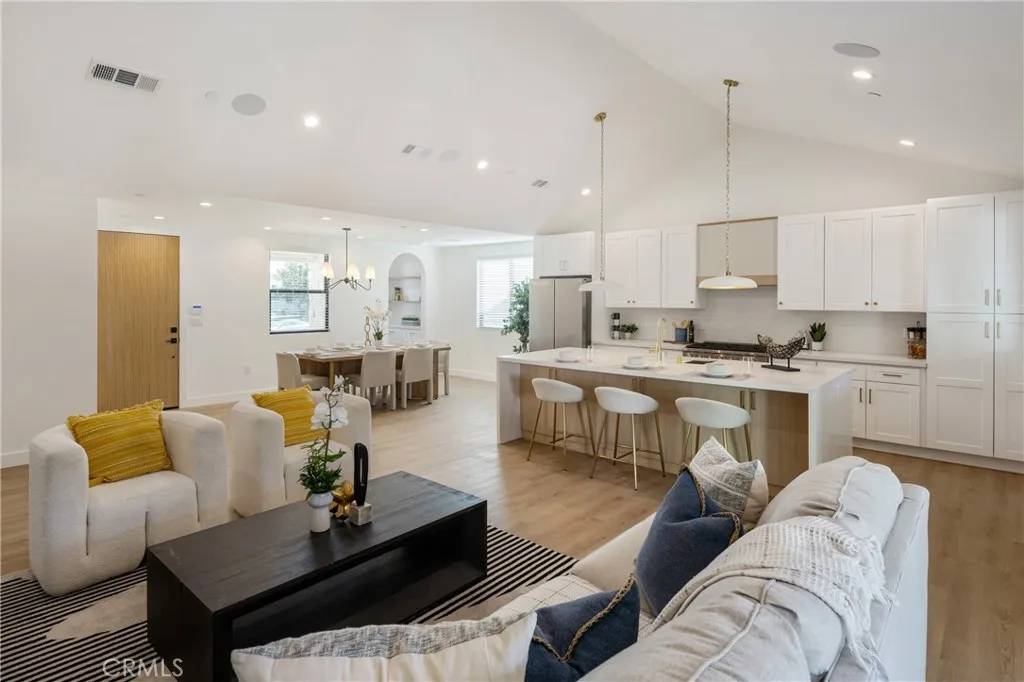 Winnetka, CA 91306,20109 Archwood Street