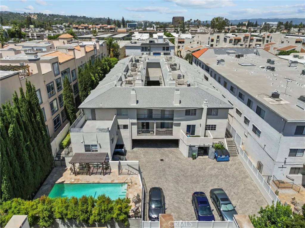 Encino, CA 91316,5230 Zelzah Avenue #3