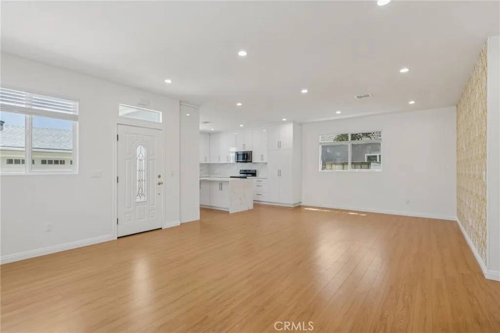 Northridge, CA 91325,17148 Stare Street