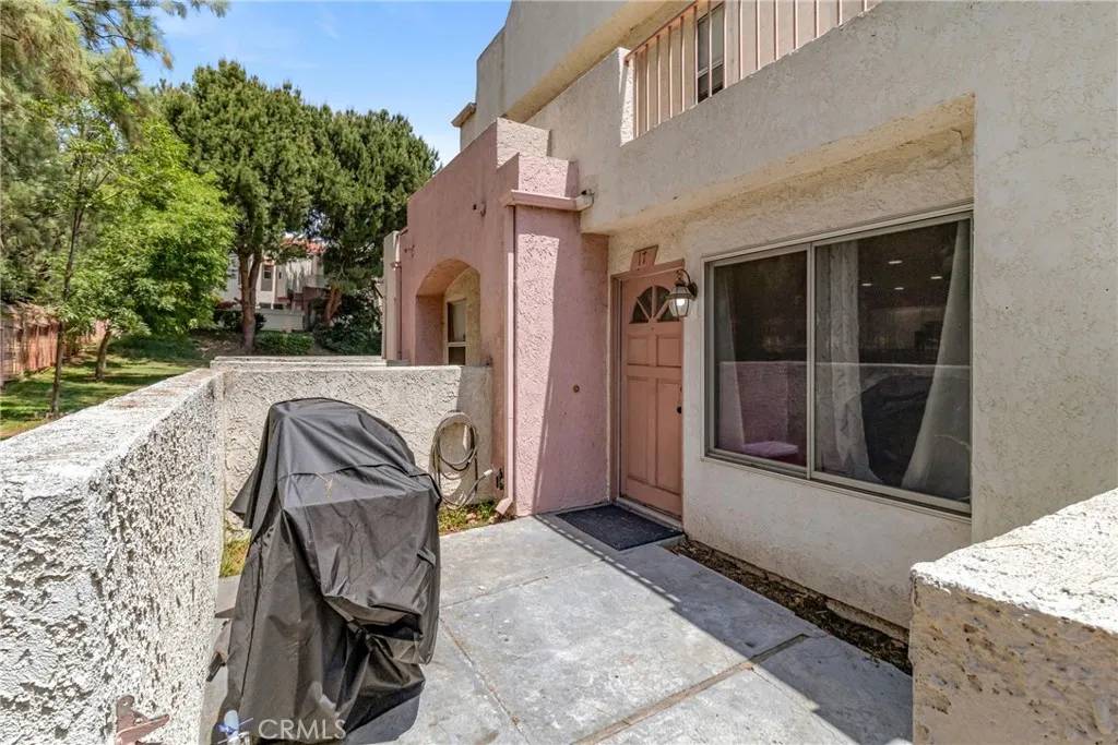 Pacoima, CA 91331,12411 Osborne Street #17
