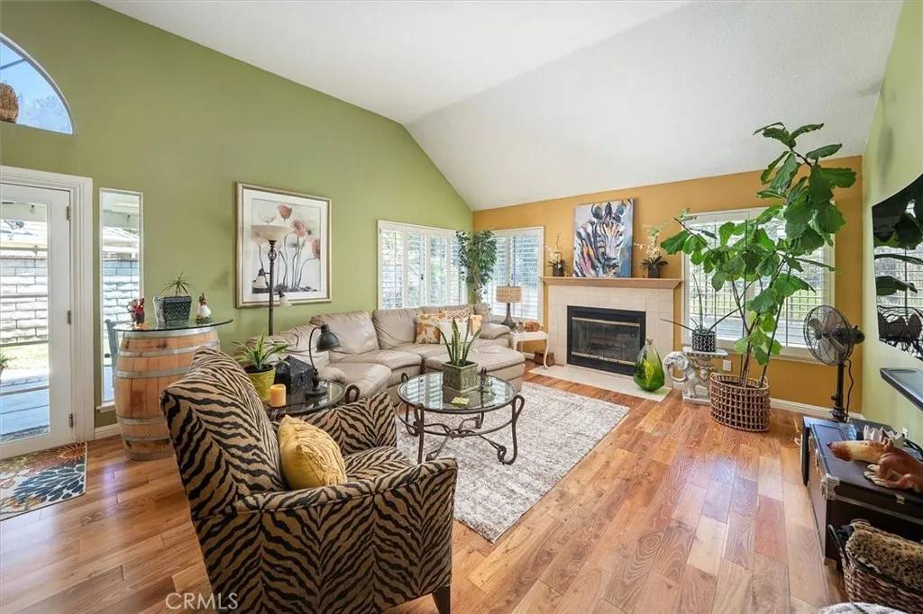 Valencia, CA 91355,26309 Emerald Dove Drive