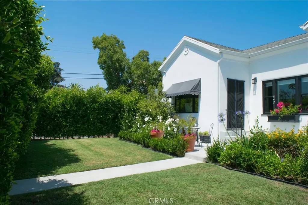 Los Angeles, CA 90048,542 N Kilkea Drive