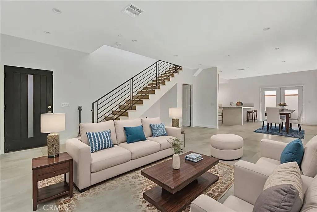 North Hollywood, CA 91605,6943 Goodland Avenue