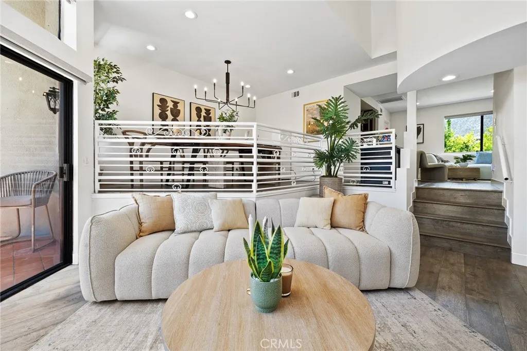Glendale, CA 91202,1114 Melrose Avenue #3