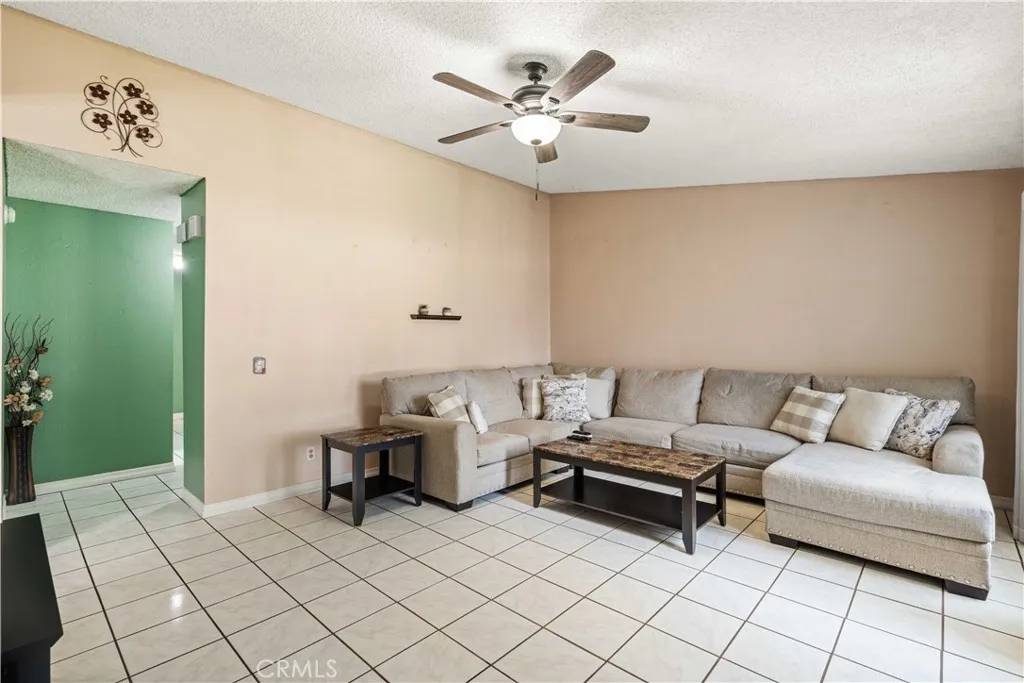 Castaic, CA 91384,27924 Gold Hill Drive