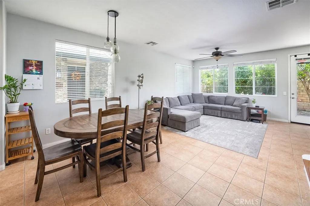 Saugus, CA 91350,28440 Casselman Lane #361