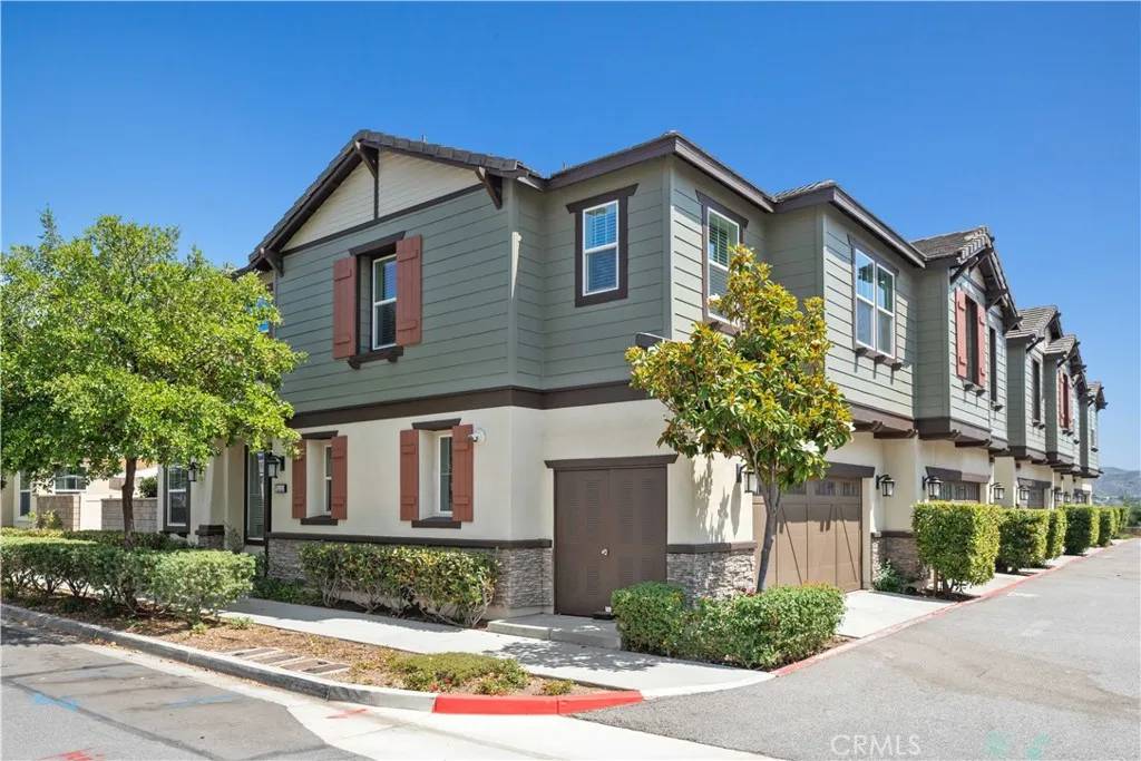Saugus, CA 91350,22088 Barrington Way