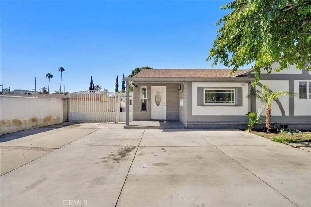 Van Nuys, CA 91406,15330 Hart Street