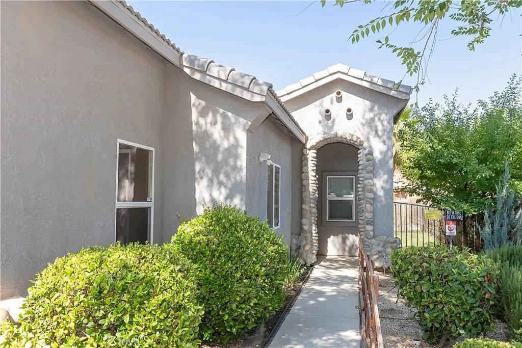 Lancaster, CA 93535,43963 Glenraven Road