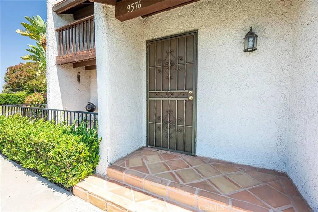 Burbank, CA 91504,9576 Via Bernardo