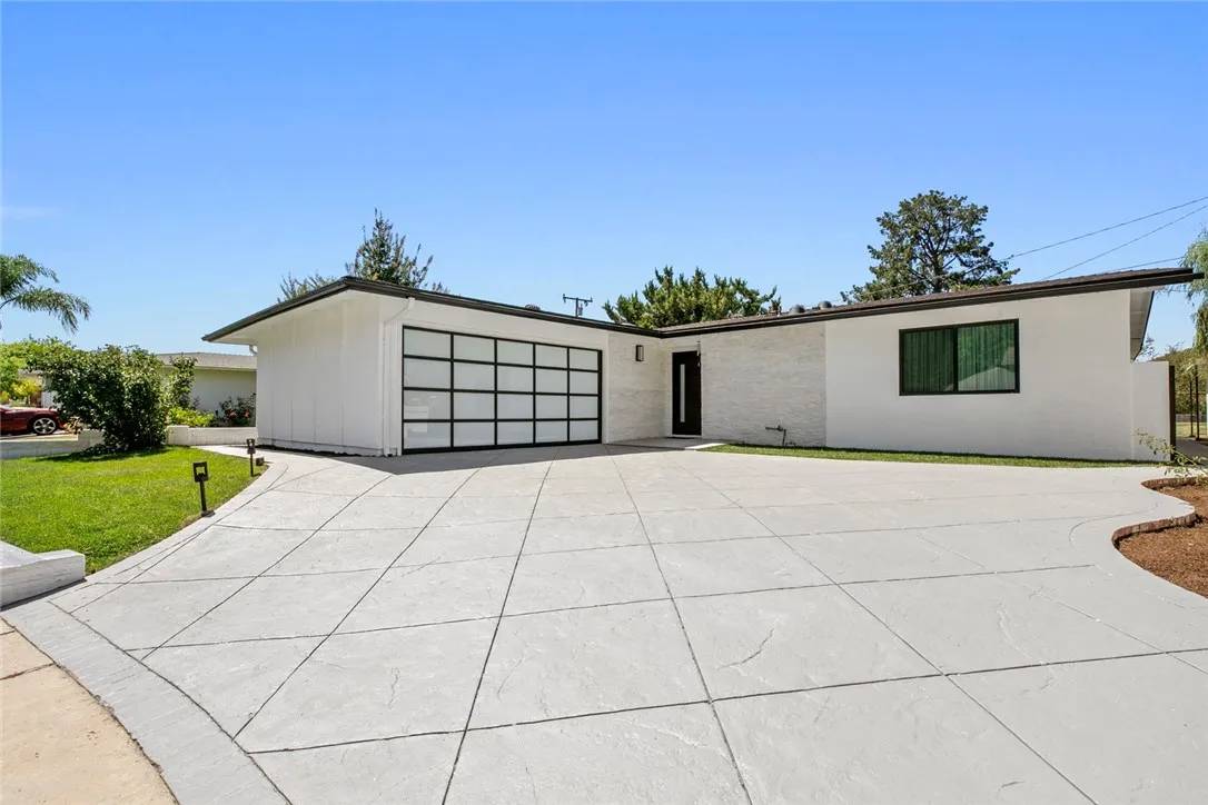 Calabasas, CA 91302,26144 Kenrose Circle