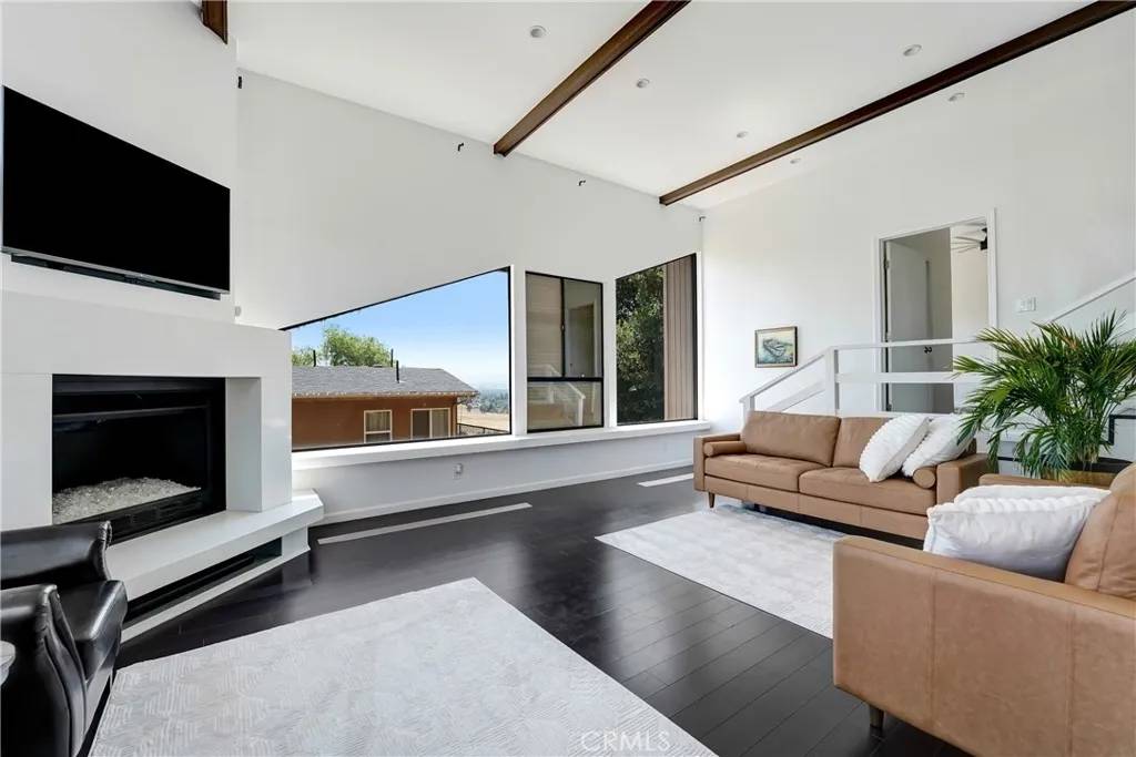 West Hills, CA 91304,8742 Azul Drive