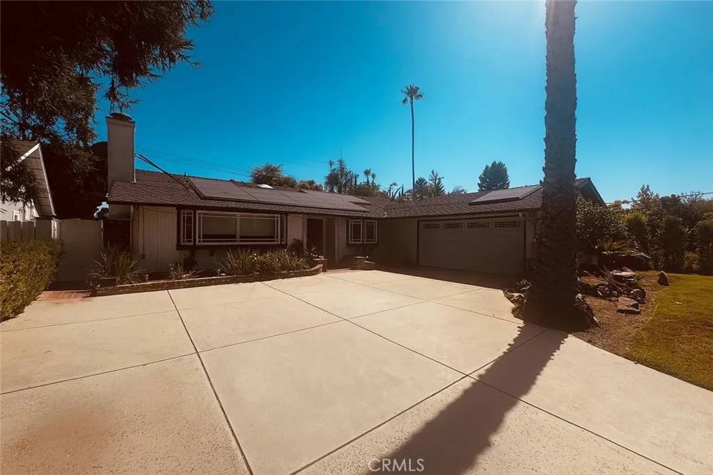 Canoga Park, CA 91303,22252 Bassett Street