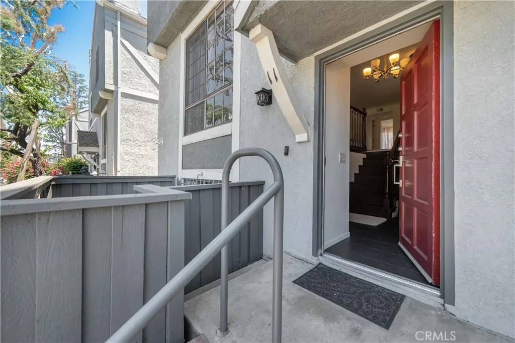 Tarzana, CA 91356,18100 Burbank Boulevard #11