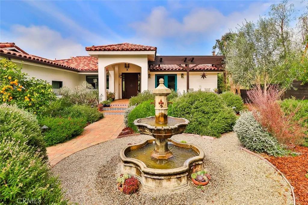 Agoura Hills, CA 91301,5617 Colodny Drive