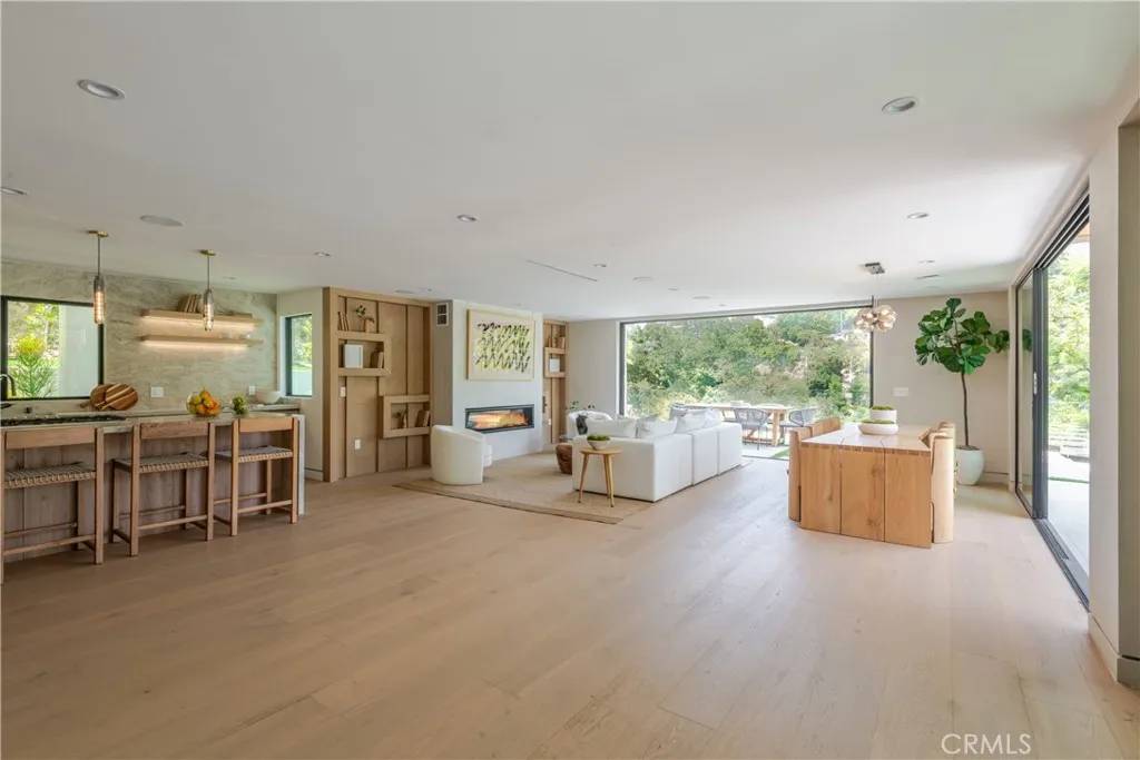 Los Angeles, CA 90046,2608 Zorada Drive