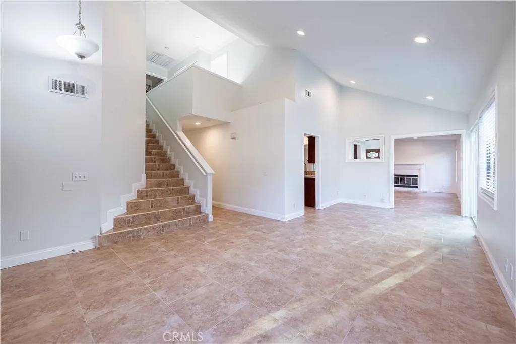 Simi Valley, CA 93063,2383 Hampton Avenue