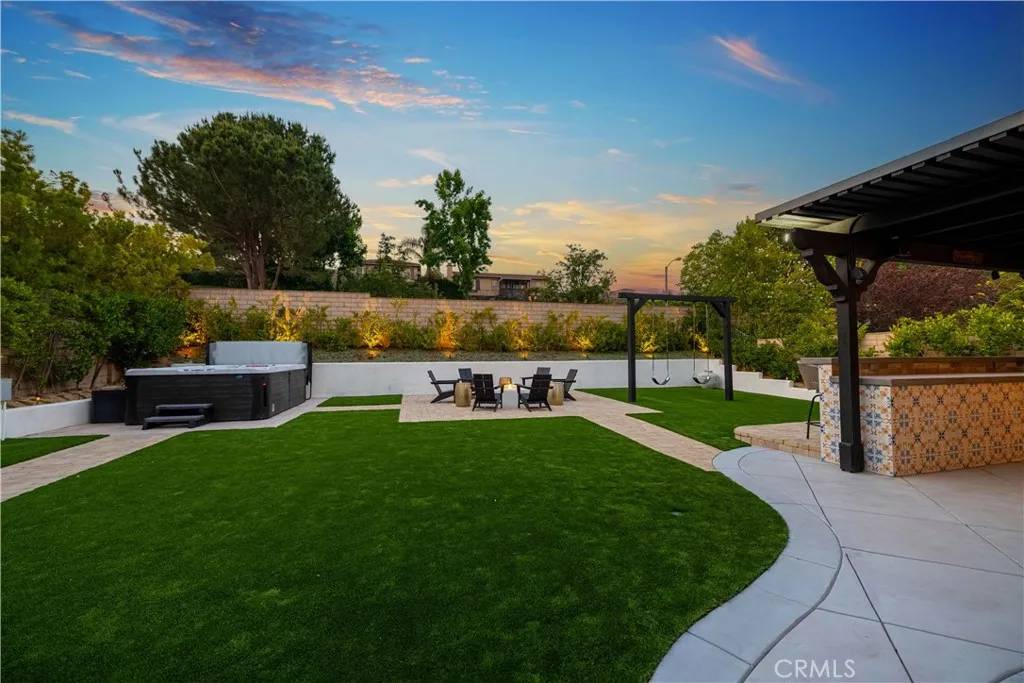 Simi Valley, CA 93065,231 Knoll Ridge Road