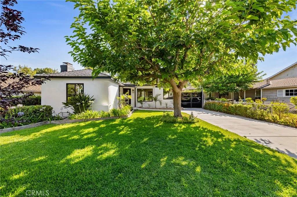 Burbank, CA 91506,439 S Lamer Street