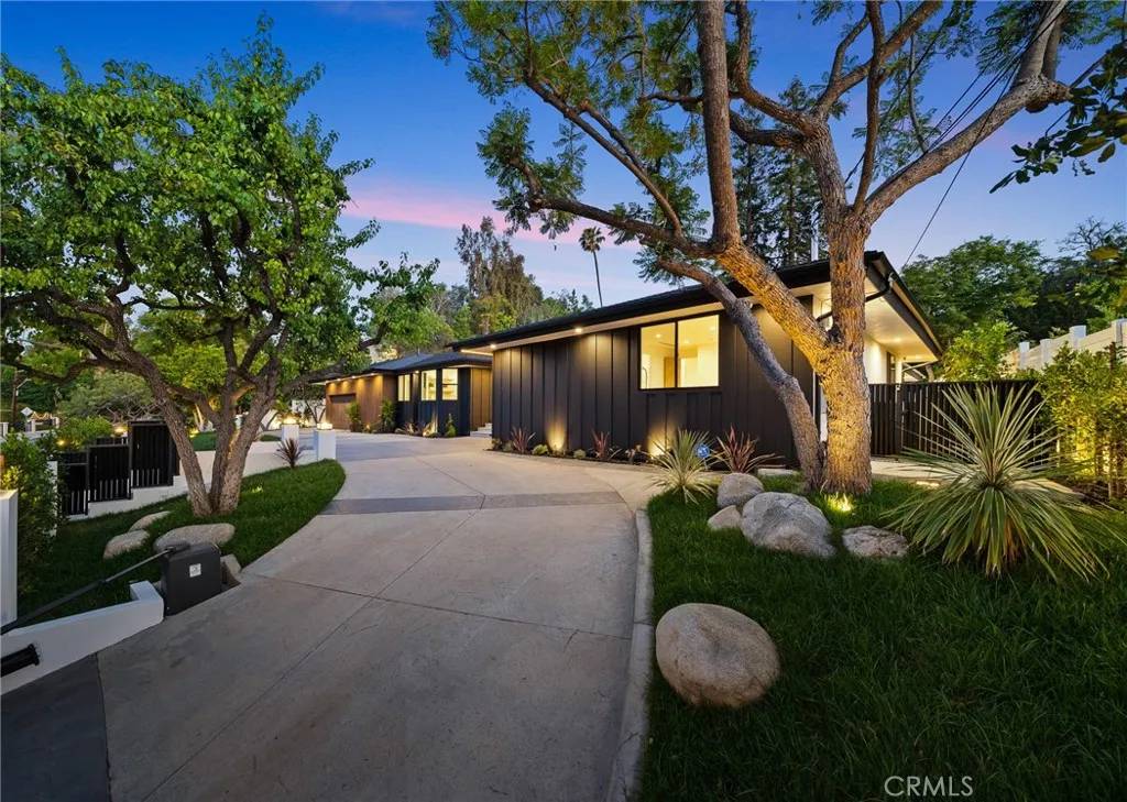 Woodland Hills, CA 91364,19750 Wells Drive