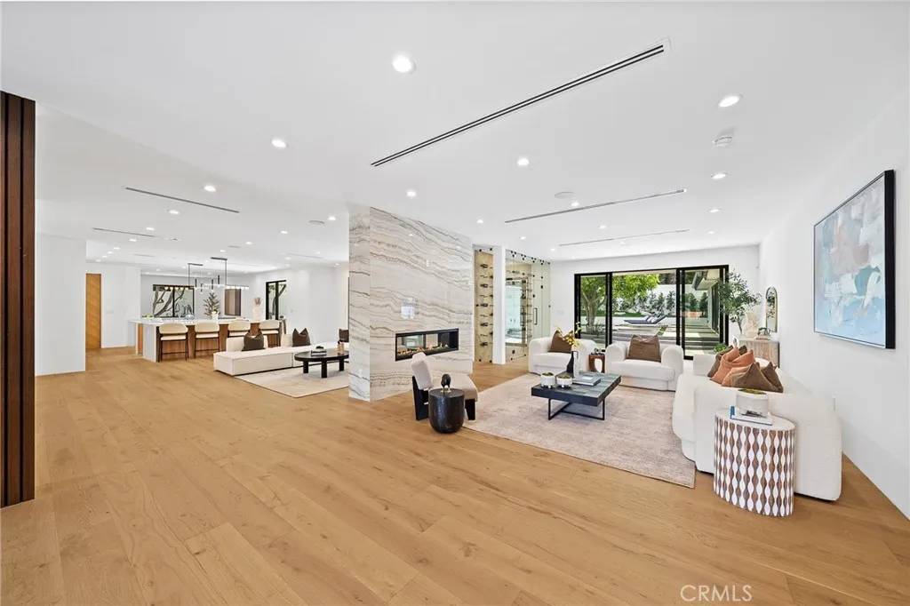 Woodland Hills, CA 91364,19750 Wells Drive