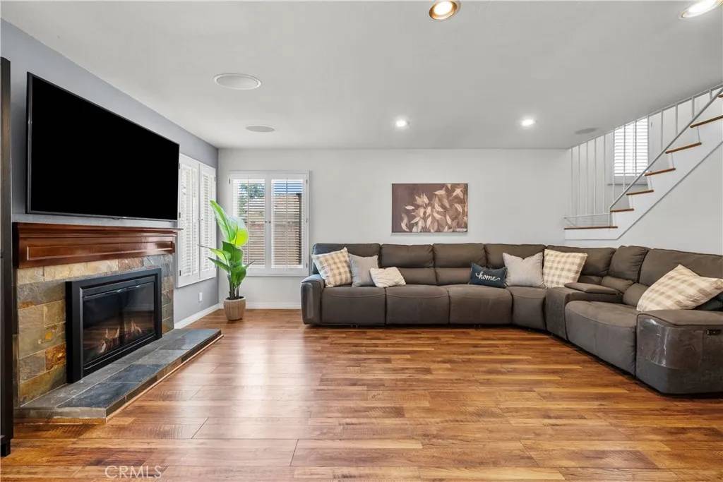 Saugus, CA 91350,21643 Masterson Court