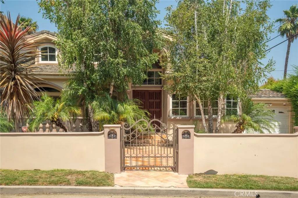 Sherman Oaks, CA 91423,4063 Benedict Canyon Drive