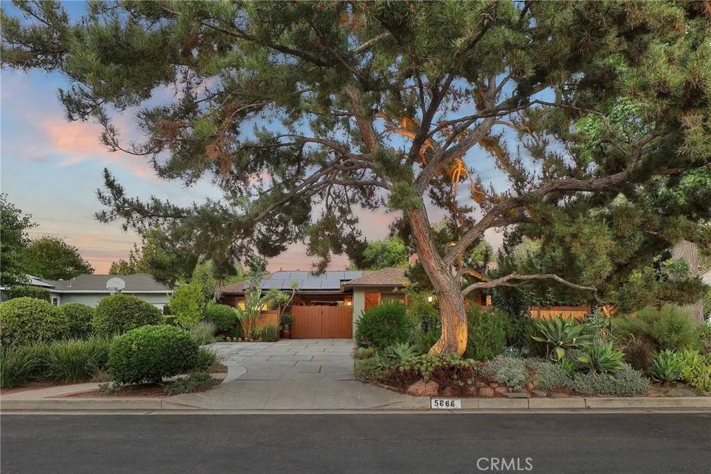 Valley Glen, CA 91401,5866 Varna Avenue
