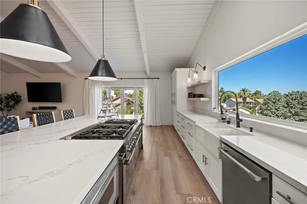 Calabasas, CA 91302,3532 Mesquite Drive