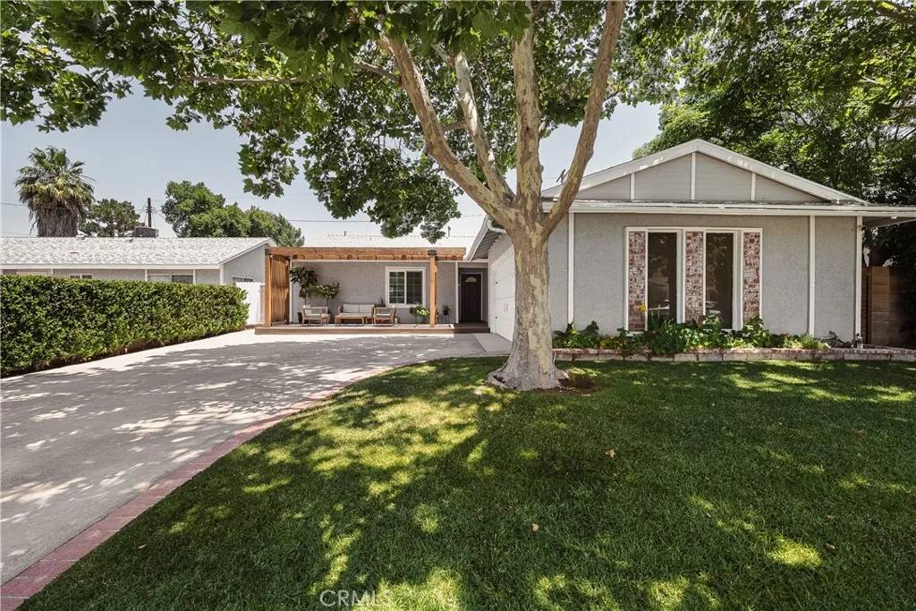 Saugus, CA 91350,26616 Balerna Drive