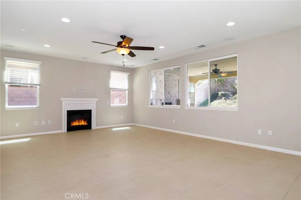 Saugus, CA 91350,28245 Nield Court