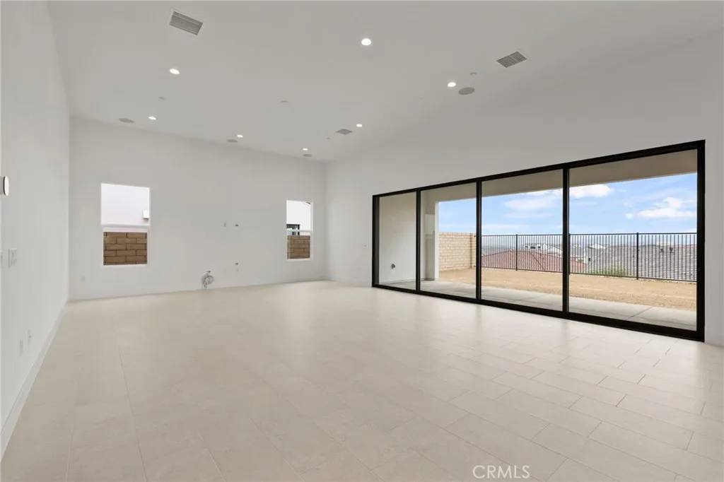Valencia, CA 91354,30035 N Avenida Sierra Madre