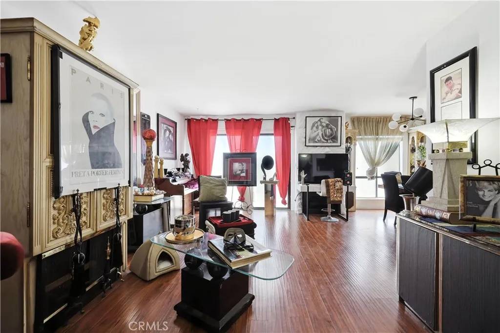 Los Angeles, CA 90046,1750 Camino Palmero Street #539