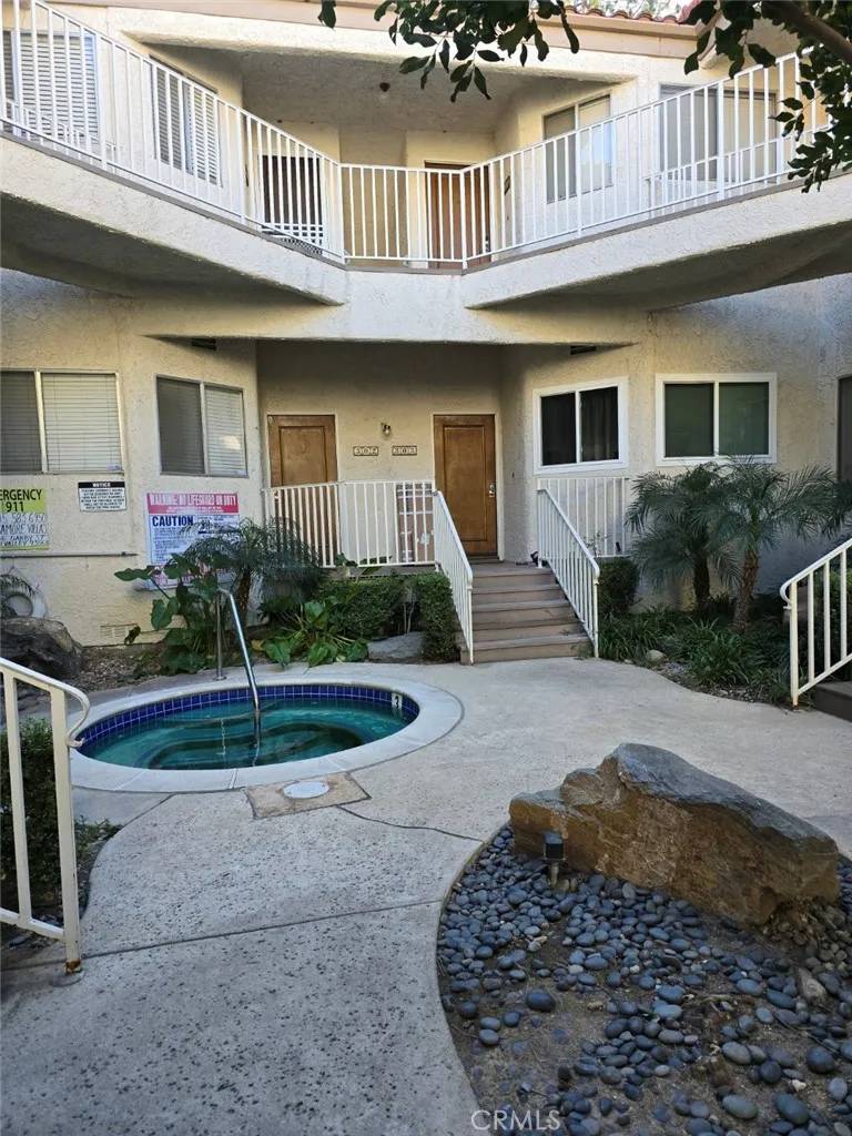 Simi Valley, CA 93063,3306 Darby Street #404