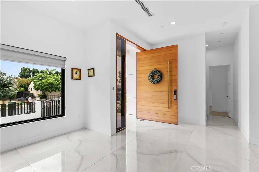 Valley Village, CA 91607,12815 Martha Street