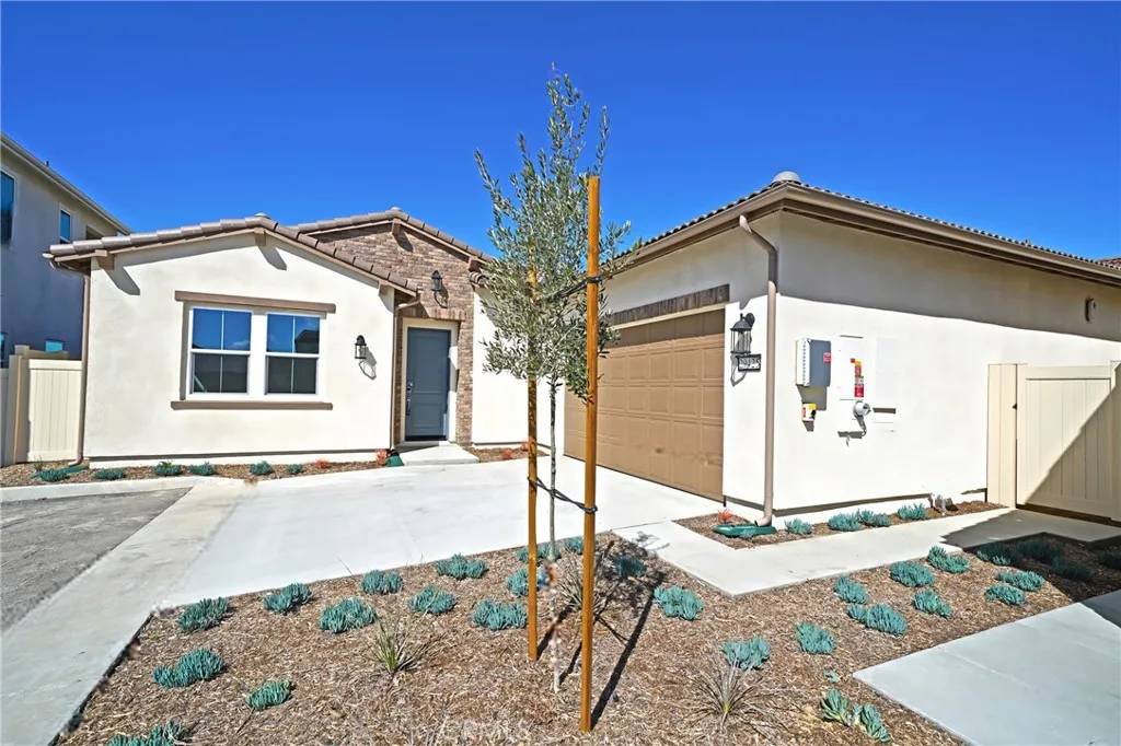 Valencia, CA 91354,29425 Camino Surfeo