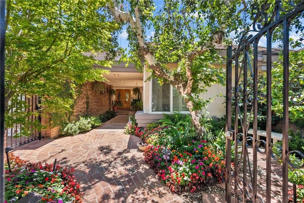 Northridge, CA 91324,19222 Mayall Street