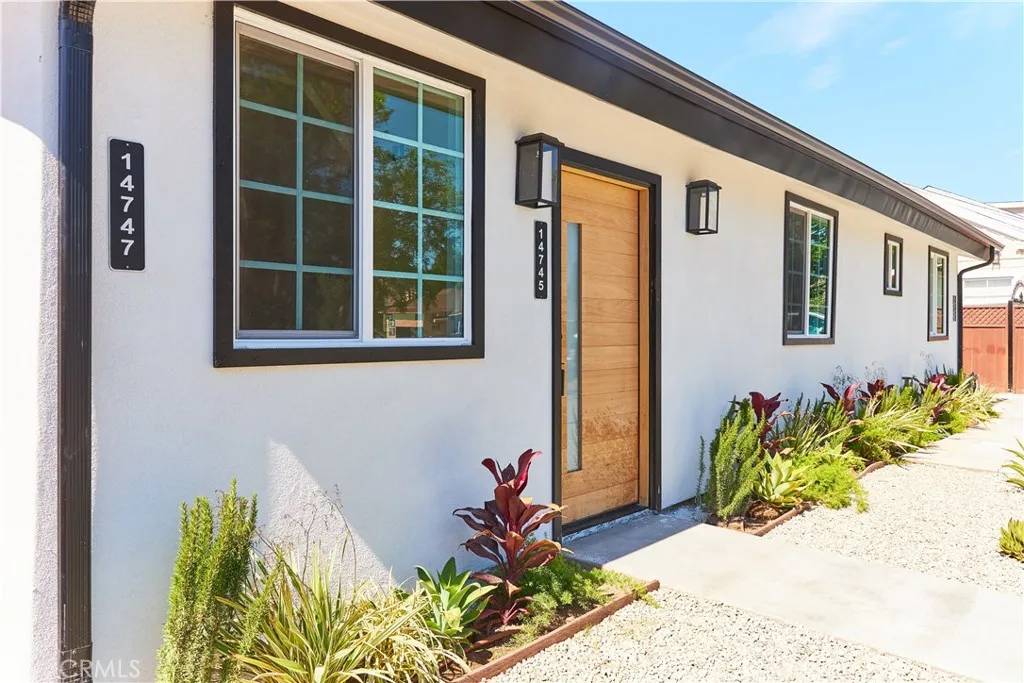 Van Nuys, CA 91405,14745 Bassett Street