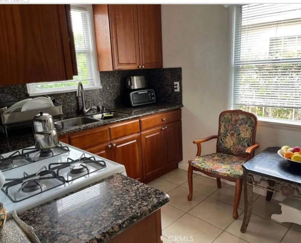 Reseda, CA 91335,6861 N White Oak Avenue