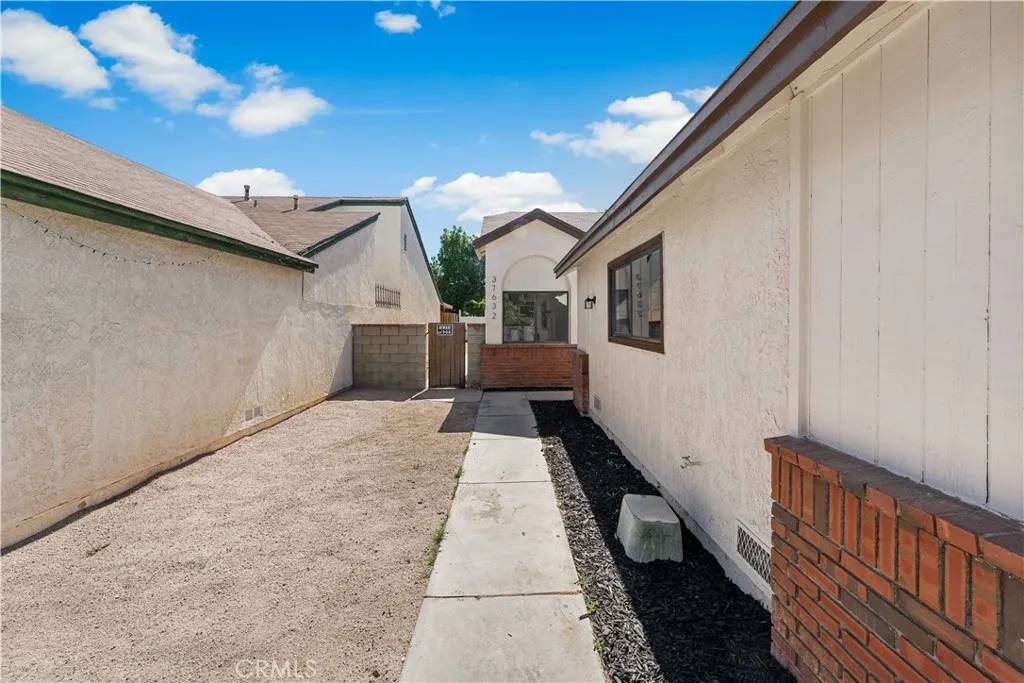 Palmdale, CA 93550,37632 15th Street East