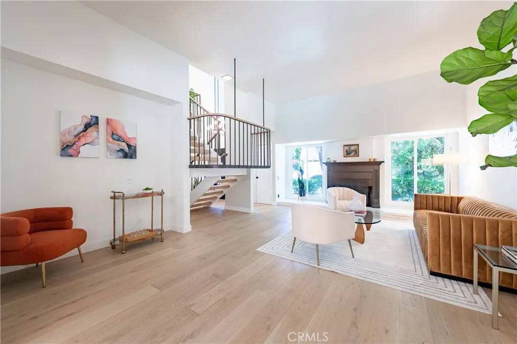 Encino, CA 91436,16990 Escalon Drive