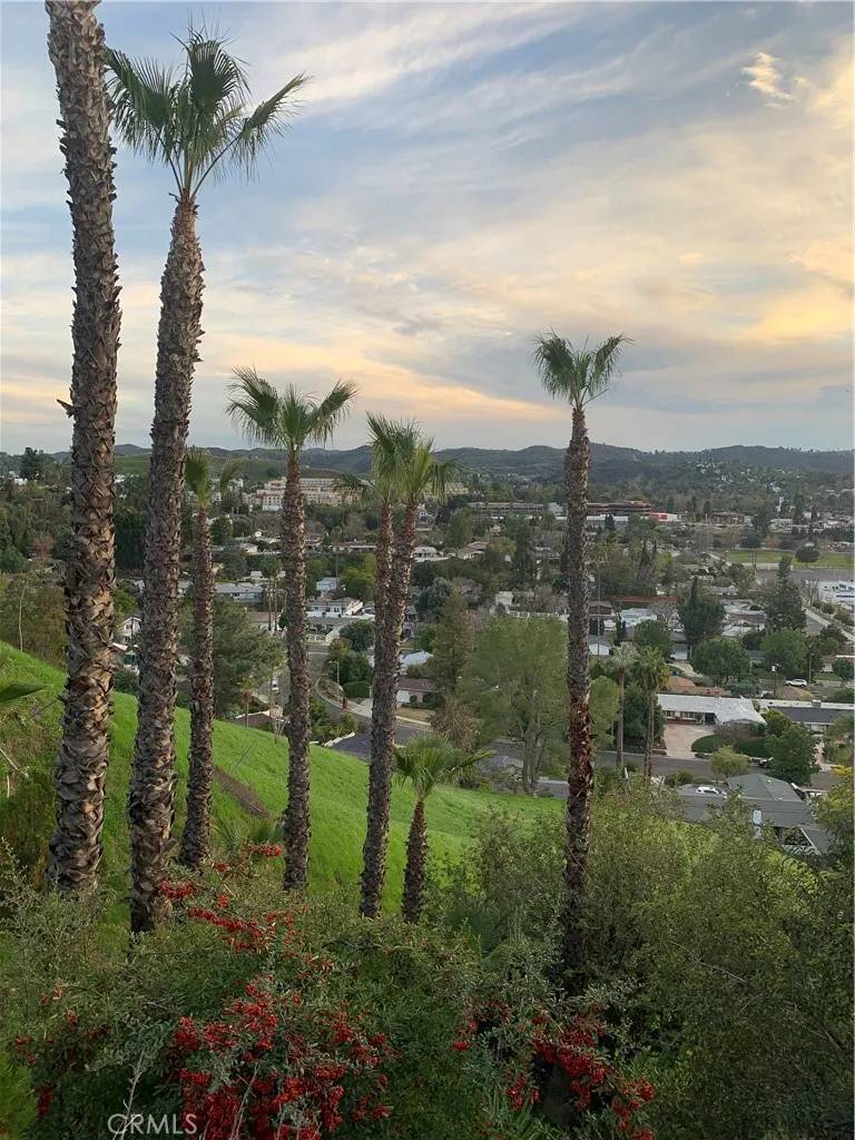 Woodland Hills, CA 91367,5706 Wallis Lane