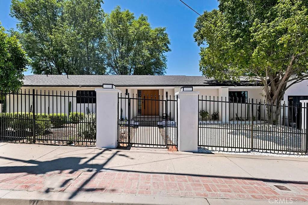Encino, CA 91436,17072 Oak View Drive
