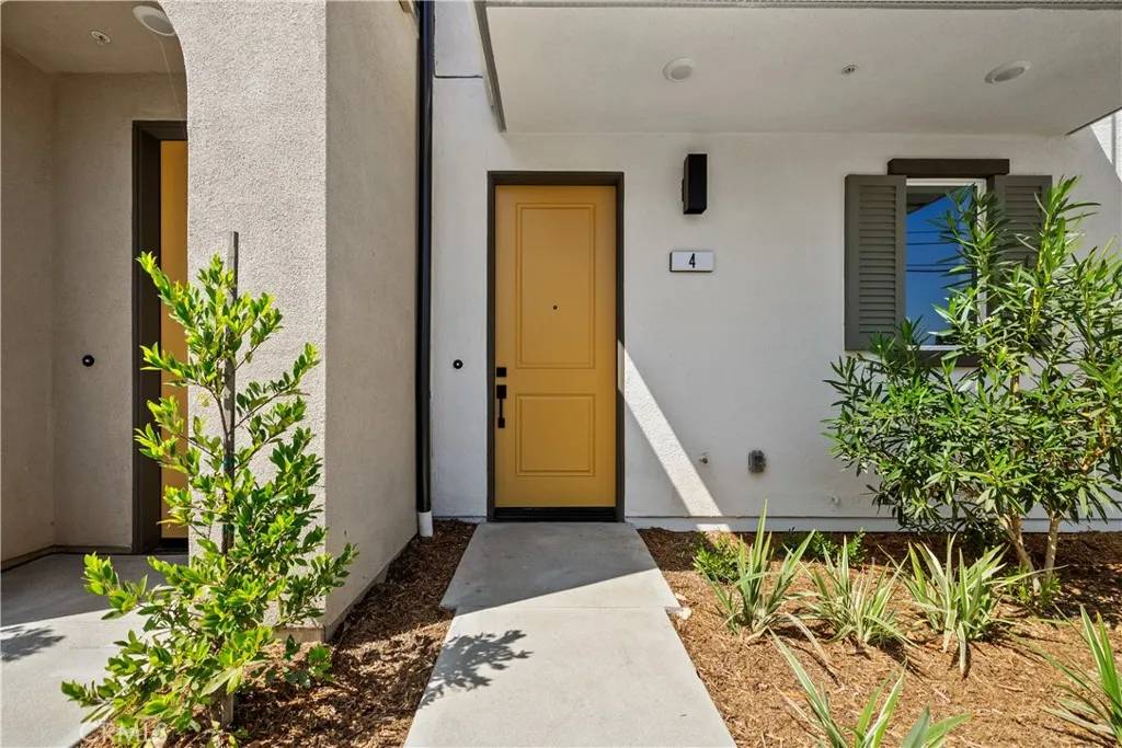 North Hills, CA 91343,9423 N Sepulveda Blvd. #2