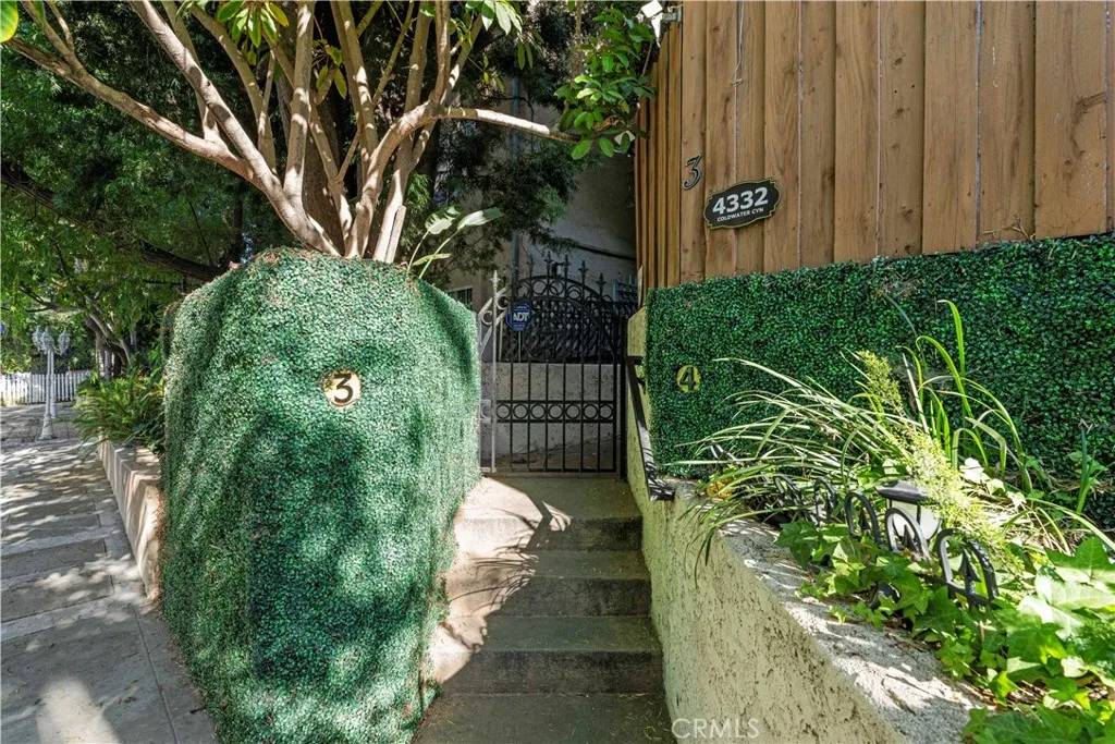 Studio City, CA 91604,4332 Coldwater Canyon Avenue #3