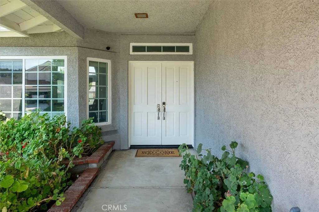 Saugus, CA 91390,28735 Citrus Place
